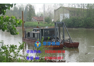 麻城客戶定制絞吸式抽沙船在現(xiàn)場